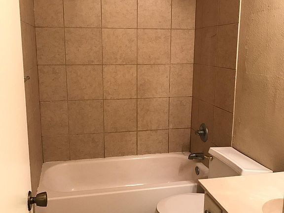 4th image of 3658 Georgetown Dr