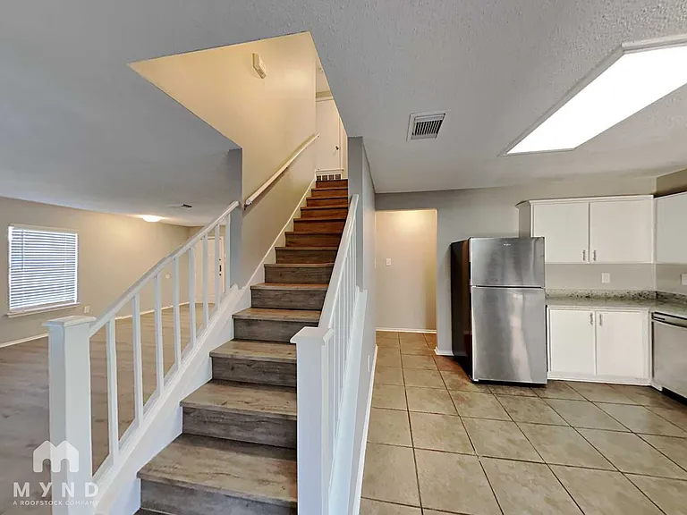 9703 Cameron Crk — Photo 6