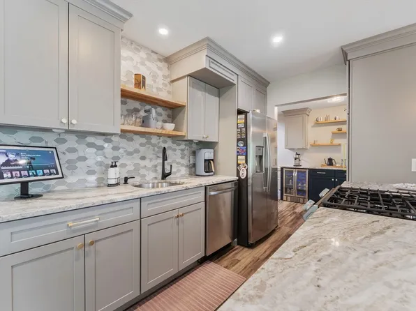 36 N Stone Mill Dr #1224, Dedham, MA 02026