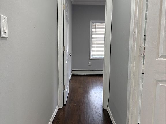 5th image of 122 Dehnhoff Avenue