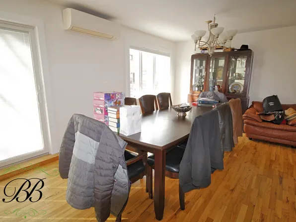 2070 Pearson Street image 18 of 36