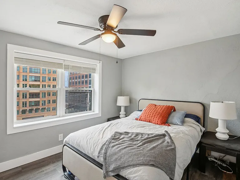 Broadway 46 Apartments — Photo 19