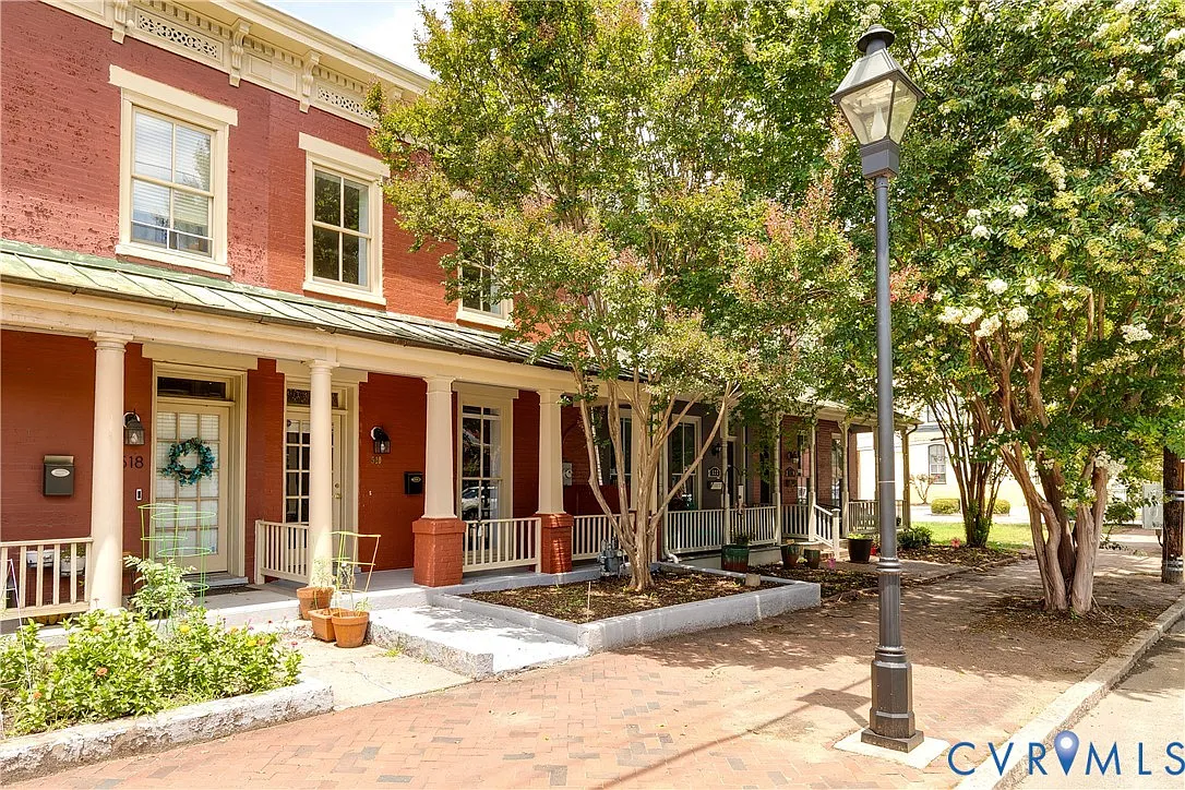 2 bed, 1.0 bath, 1404 sqft, $2,300 — Photo 3