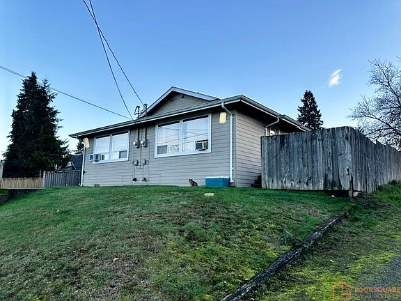 5th image of 633 Ellinor Ave