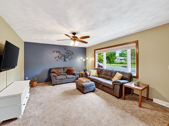 4th image of 710 Olympic St