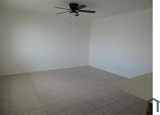 2719 W Maryland Ave — Photo 9