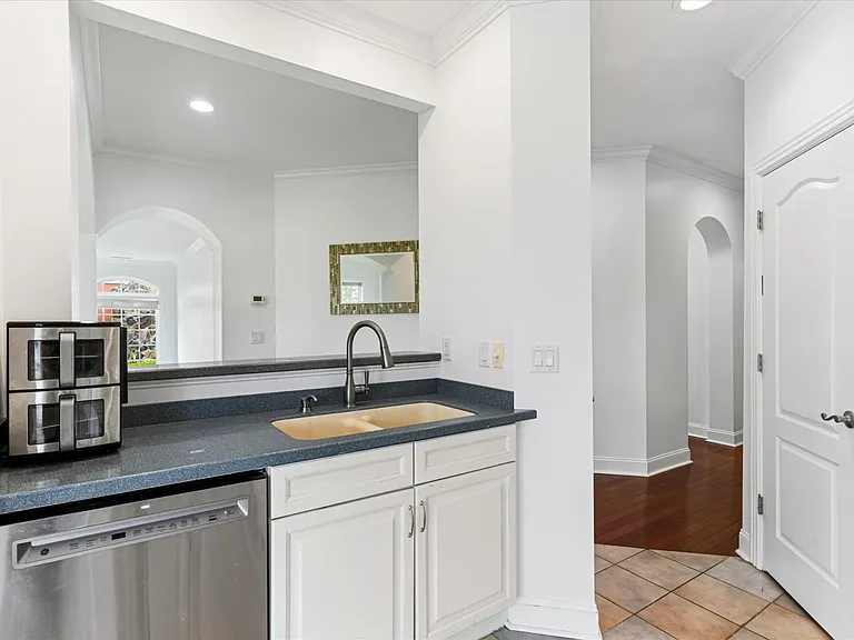 901 Renaissance Ct — Photo 17