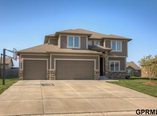 5810 N 152nd St, Omaha, NE 68116