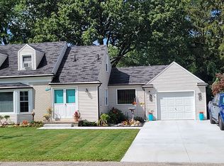 1315 Eason Rd, Waterford, MI 48328