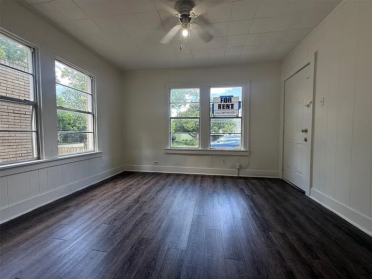 7002 Vandeman St #5 — Photo 3
