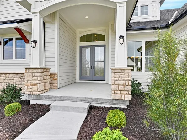 3807 W 158th Ter, Overland Park, KS 66224