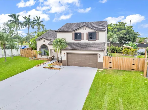 13732 SW 179th Ter, Miami, FL 33177