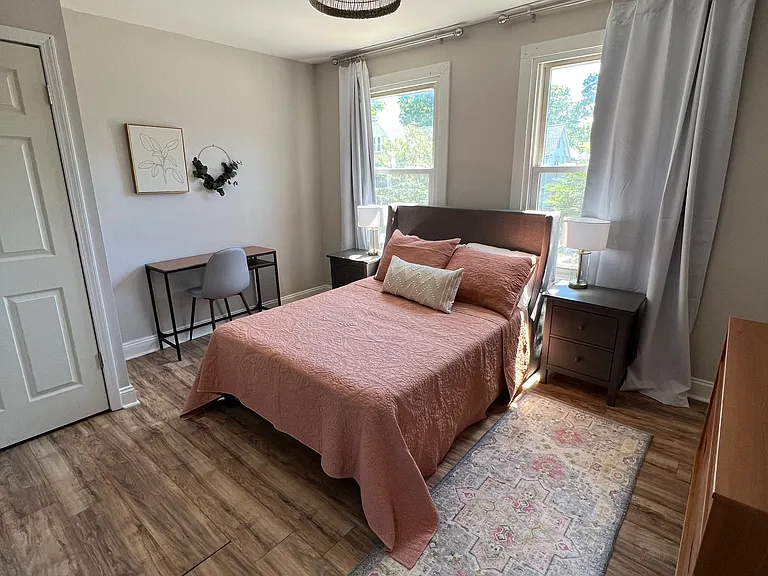 1155 Plymouth Ave S #1 — Photo 11