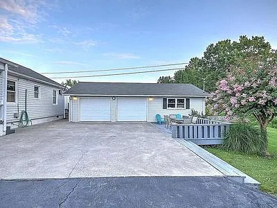 1628 Fairfield Ave — Photo 6
