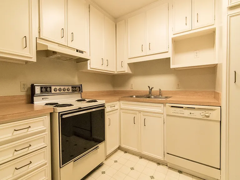 4311 Cole Ave #111 — Photo 11