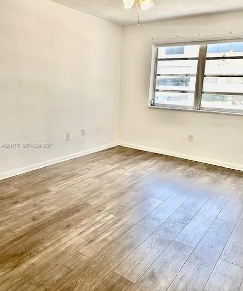517 Menendez Ave #- — Photo 18