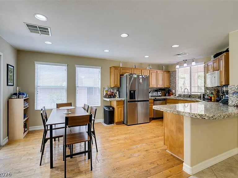 2619 Begonia Valley Ave — Photo 19