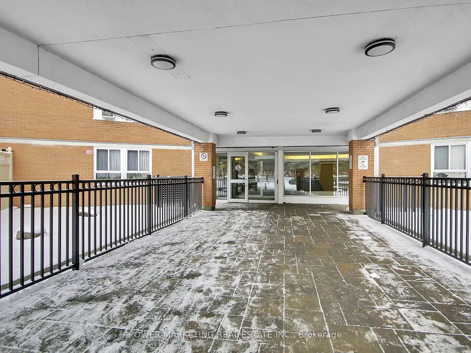 3 bed, $2,700 — Photo 2