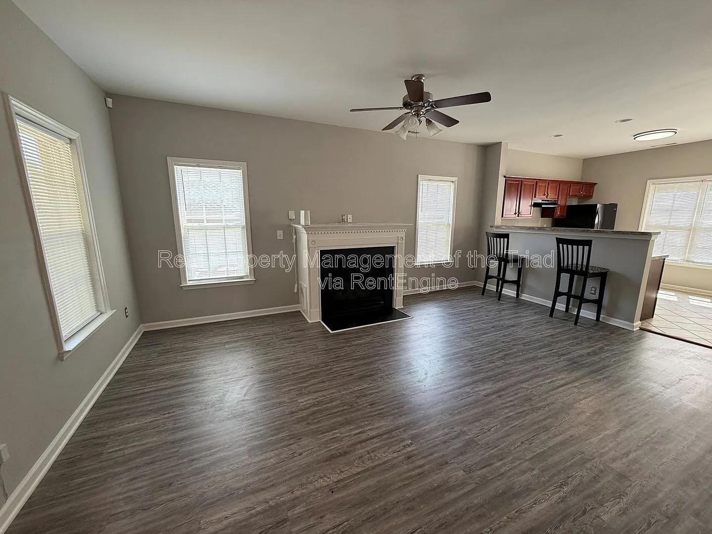3 bed, 3.0 bath, 1520 sqft, $1,850 — Photo 2