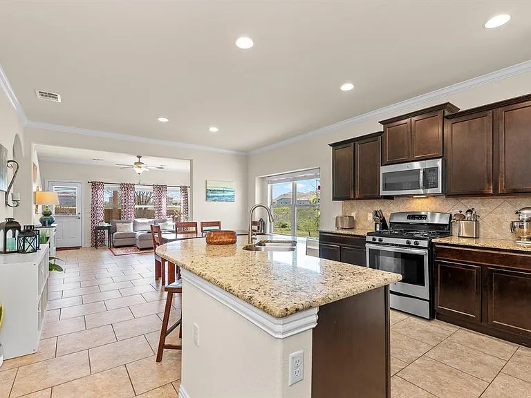 10429 Crescendo Ln — Photo 5