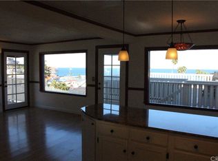 224 1/2 W Whittley Ave, Avalon, CA 90704