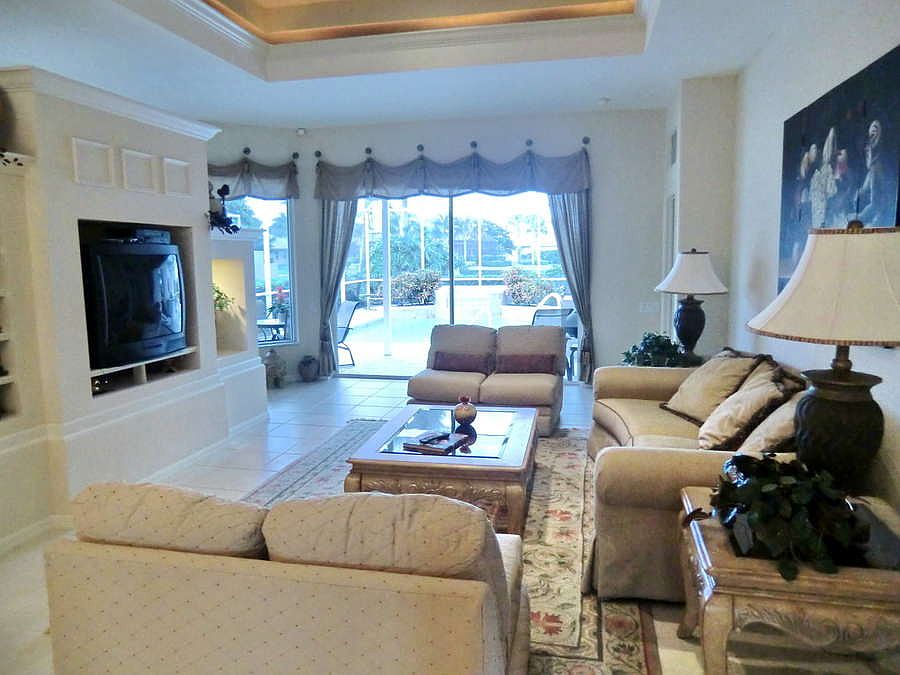"Living Room 21 x 14"