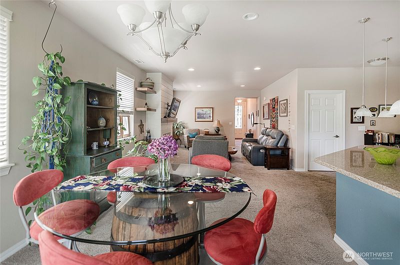 4th image of 8210 Vashon Drive NE