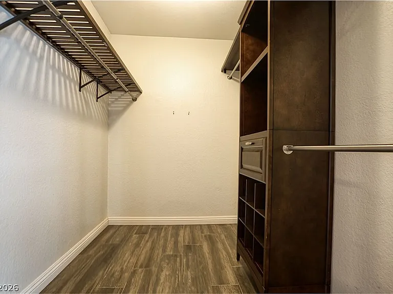 3956 Clear View Dr — Photo 21
