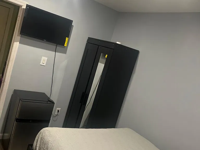 Wi, cable and all utilities included.