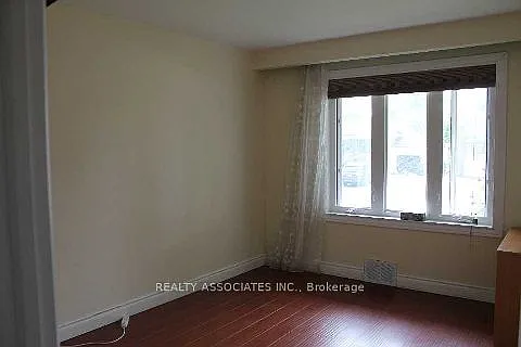 58 Danby Ave — Photo 4