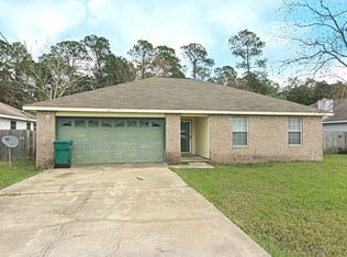 76 Stowe Rd, Mary Esther, FL 32569