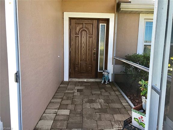 2nd image of 609 NW Juanita Ct