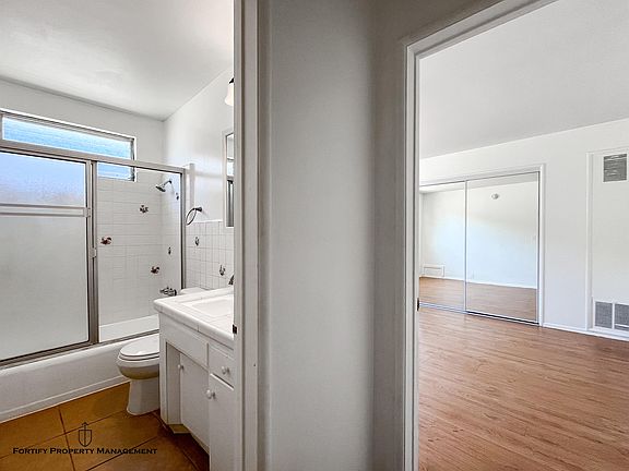 5th image of 361 S Elm Dr APT 6