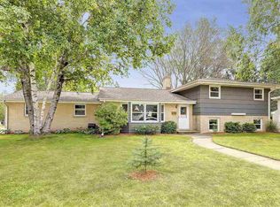 1601 Mac Arthur St, Green Bay, WI 54301