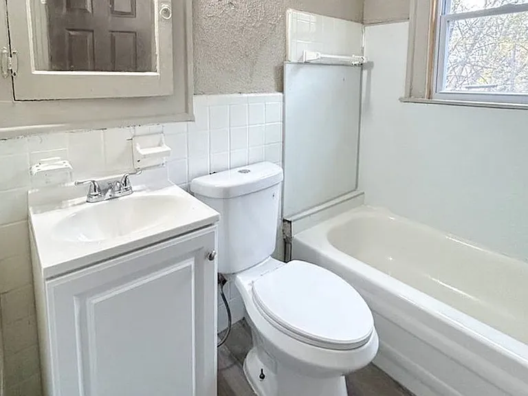 2638 Richton St — Photo 10