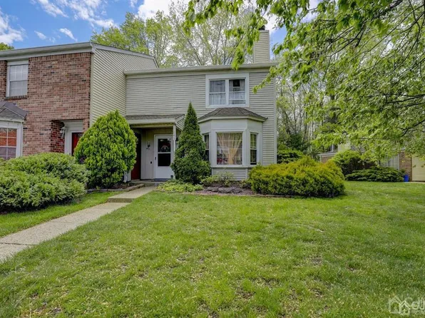 147 Archery Ct, Old Bridge, NJ 08857