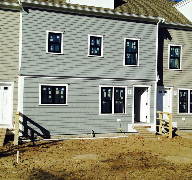 2nd image of 51 W Vine St