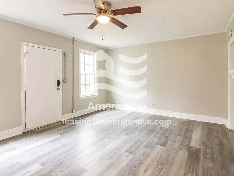 1251175_005_living_room_5.jpg