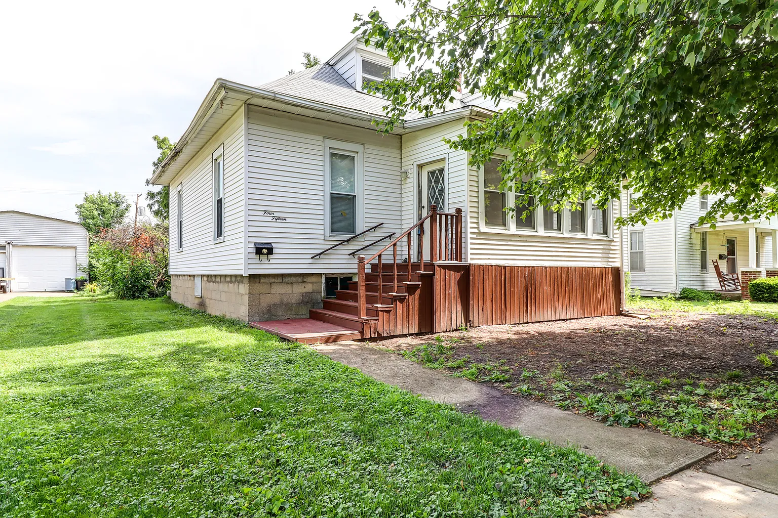 415 E Sangamon Ave photo 1