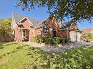 401 Lake Village Dr, McKinney, TX 75071
