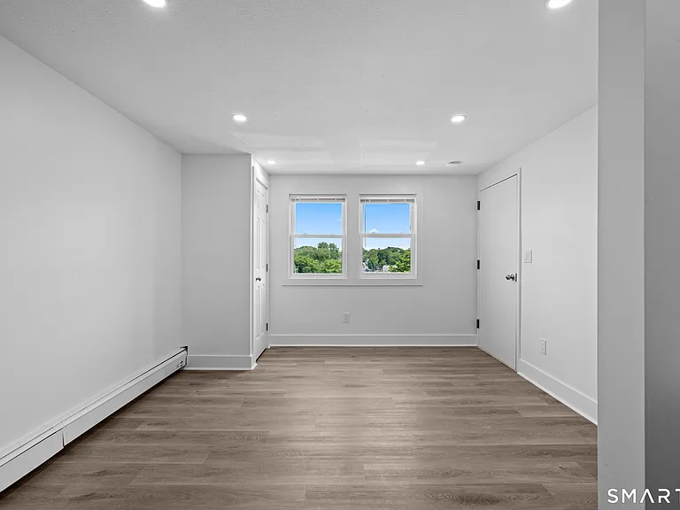149 Garfield Ave — Photo 6