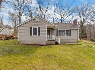 20 Beach Park Rd, Clinton, CT 06413