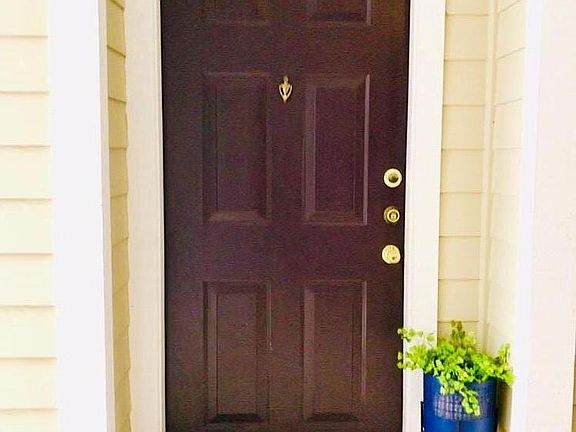 2 floor condo / front door