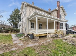 17 Maple St, Milford, NJ 08848