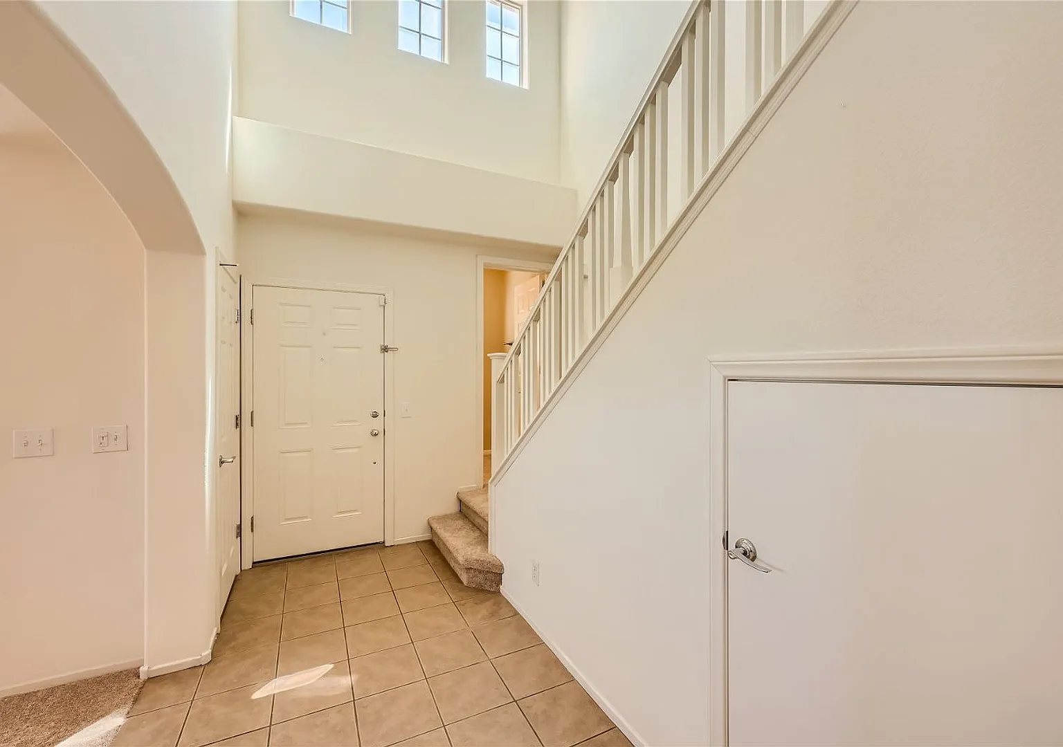 Spacious 2-Story with Loft & Balcony — Photo 2