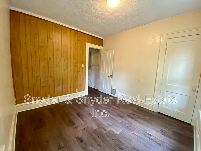400 Cloverdale Ave #DOWN — Photo 13