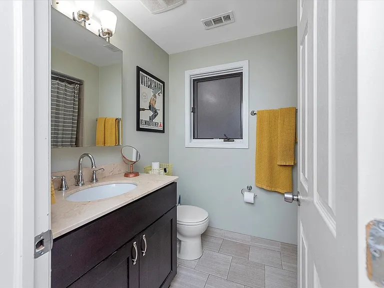 1510 N Elk Grove Ave #1 — Photo 4