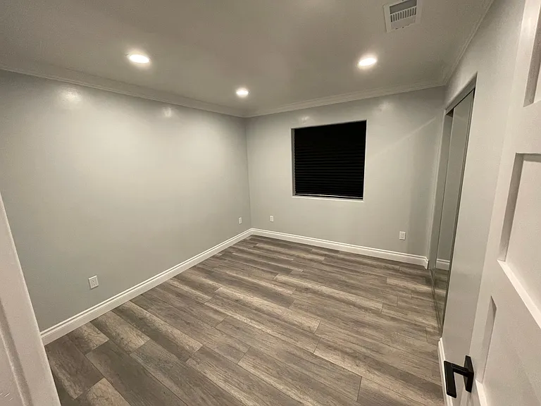 10256 Mina Ave — Photo 7
