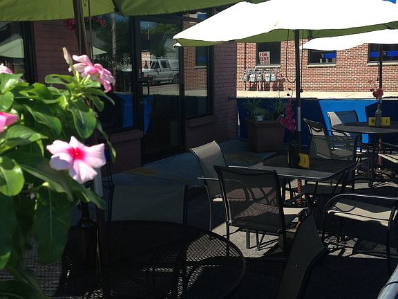 4th image of 227 Main St