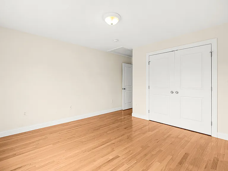 46 Loring Ave — Photo 36